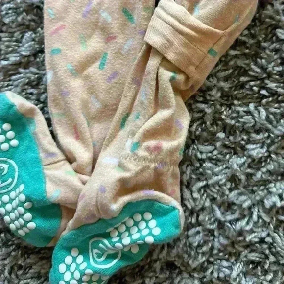 Lark Peach Sprinkle Zippy Bamboo Footie Pajamas Size 6 months - Picture 3 of 5